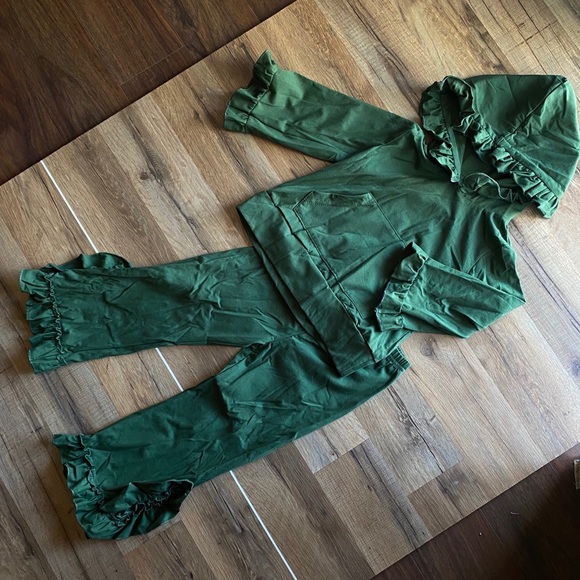 Girls’ Hunter Green Ruffle Set - Picture 2 of 3